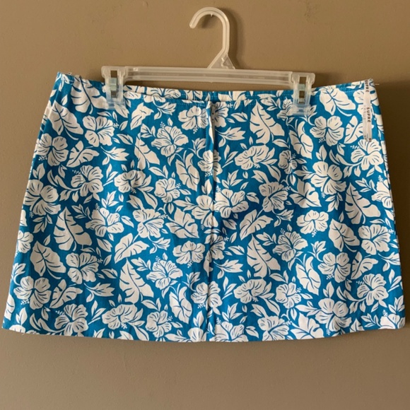 Ladies mini skirt - Picture 2 of 5